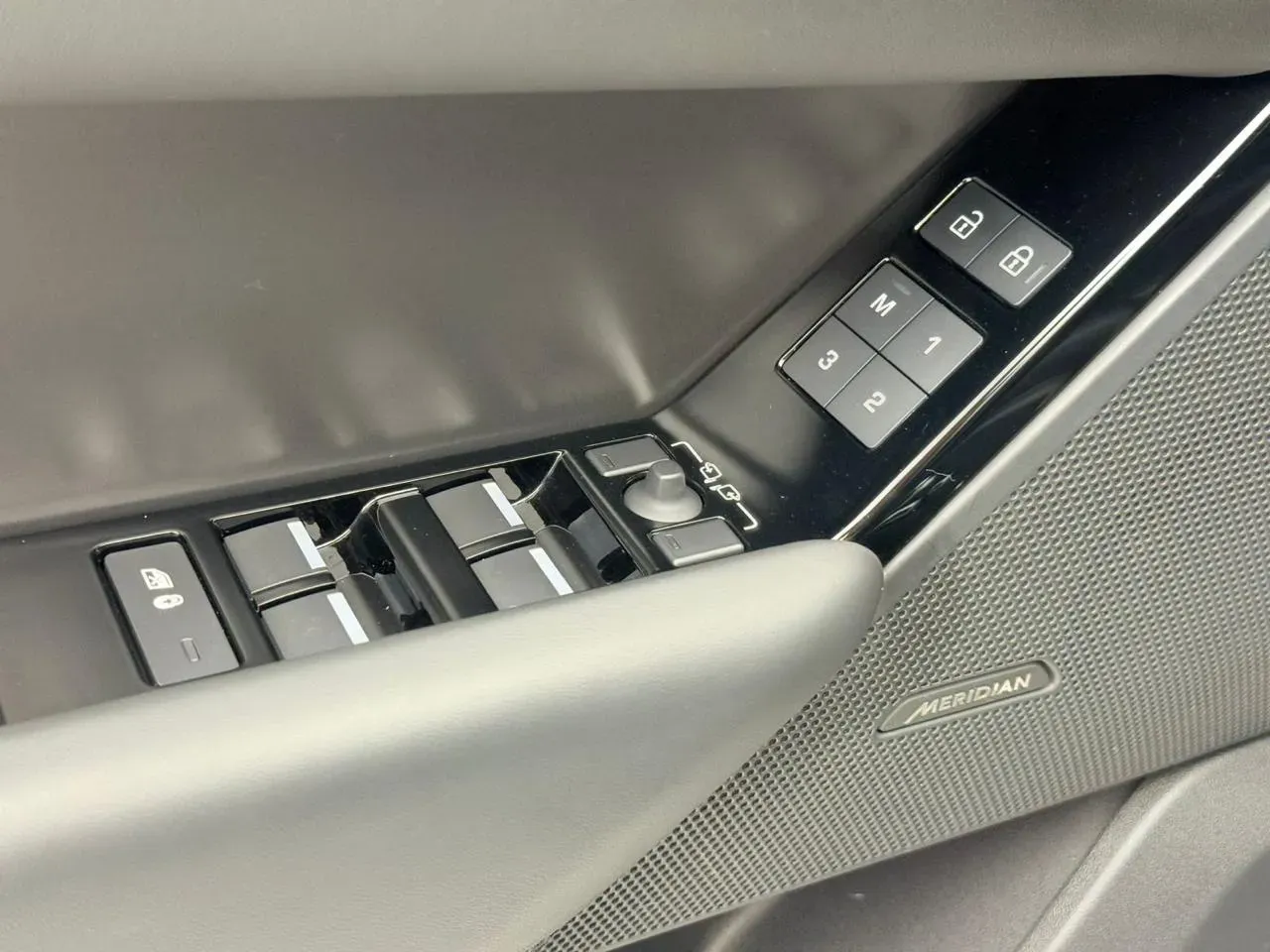 Land Rover Range Rover Velar - Imagem 17