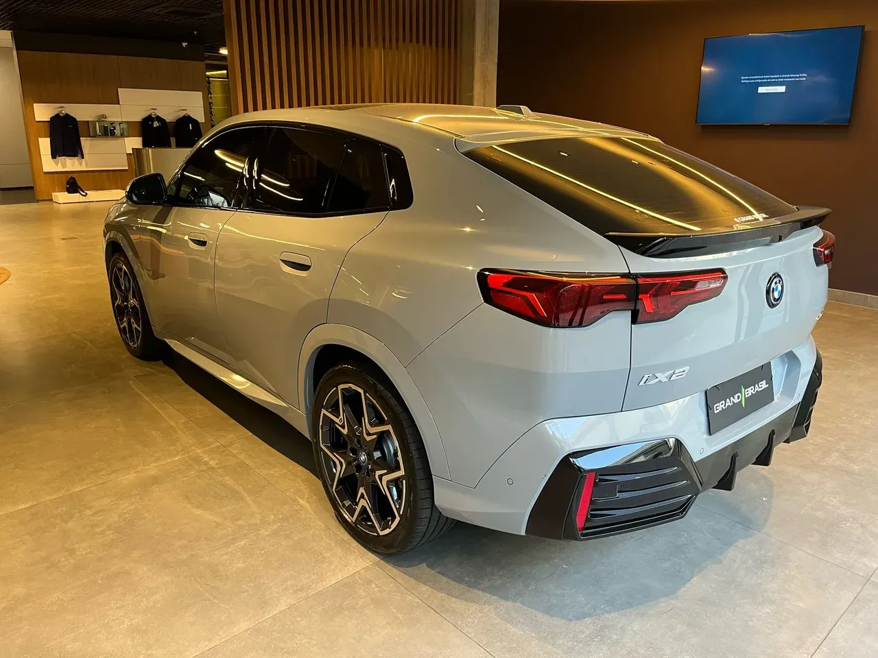 BMW IX2 - Imagem 3