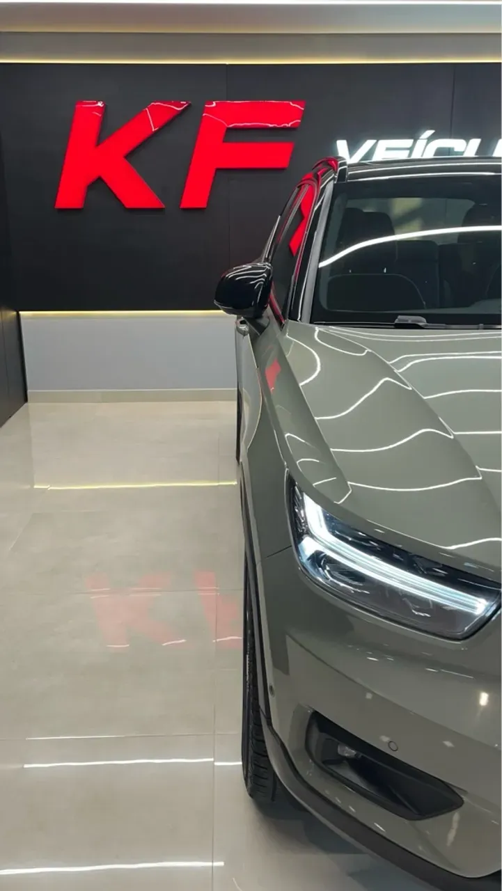 Volvo XC40 Recharge - Imagem 4