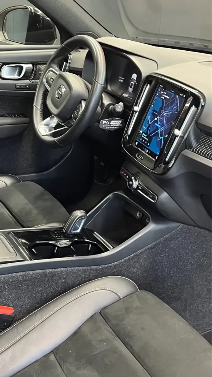 Volvo XC40 Recharge - Imagem 6