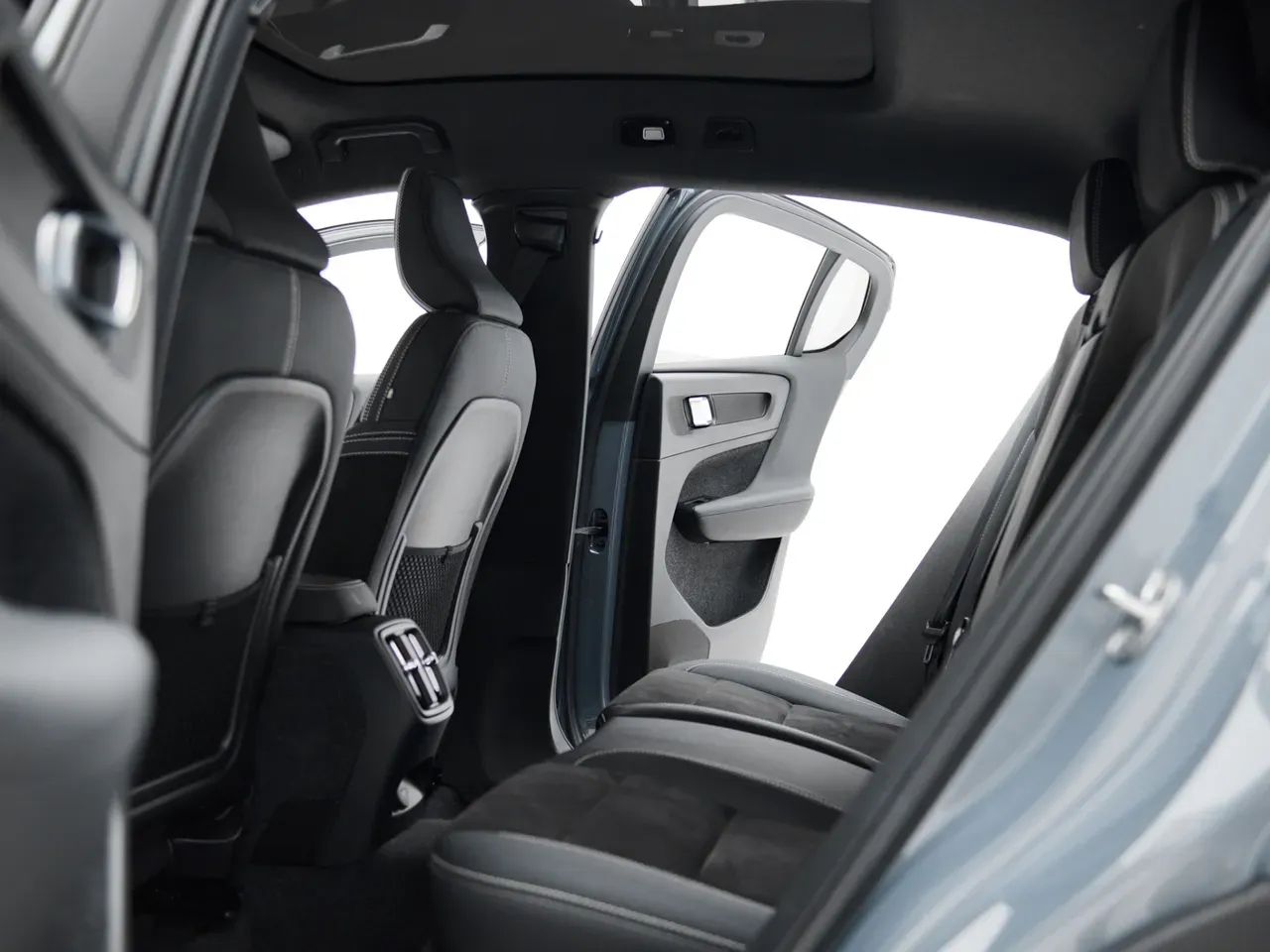 Volvo C40 Recharge - Imagem 18