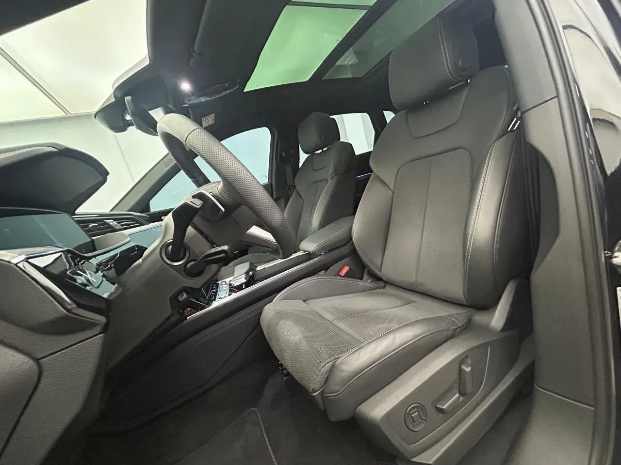 Audi Q8 Sportback E-tron - Imagem 13