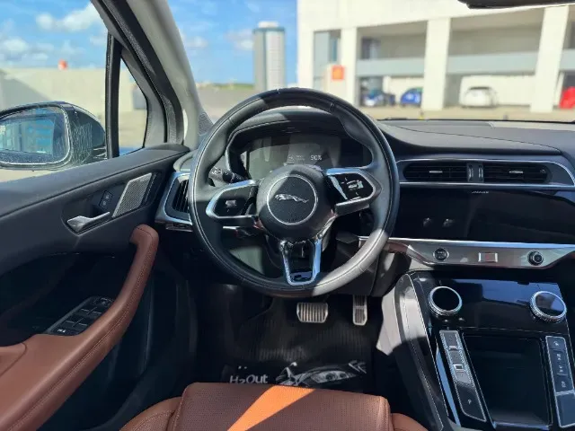 Jaguar I-pace - Imagem 9