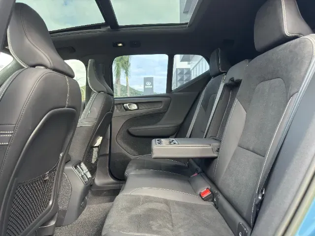 Volvo XC40 Recharge - Imagem 13