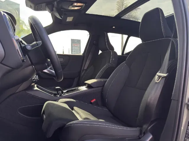 Volvo XC40 Recharge - Imagem 13