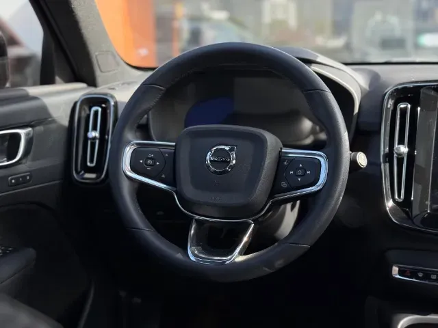 Volvo XC40 Recharge - Imagem 18