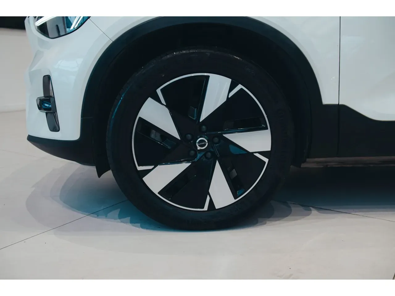 Volvo XC40 Recharge - Imagem 5