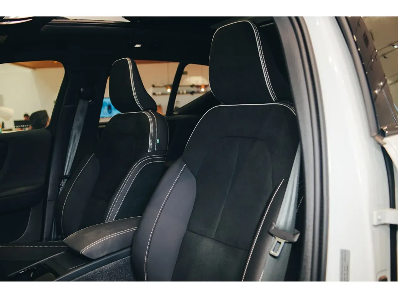 Volvo XC40 Recharge - Imagem 16