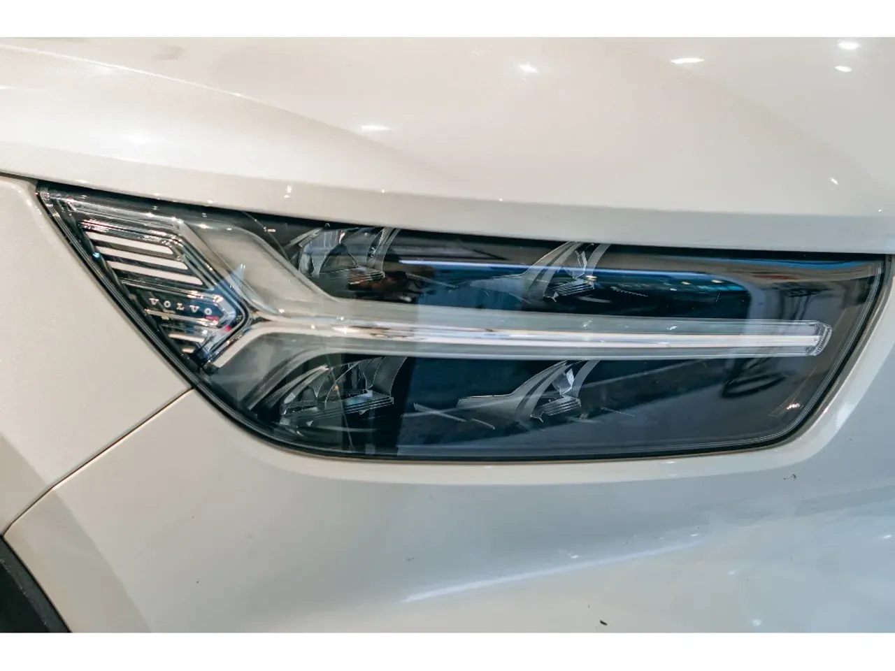 Volvo XC40 Recharge - Imagem 5