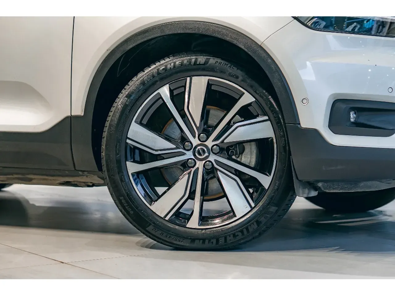 Volvo XC40 Recharge - Imagem 9