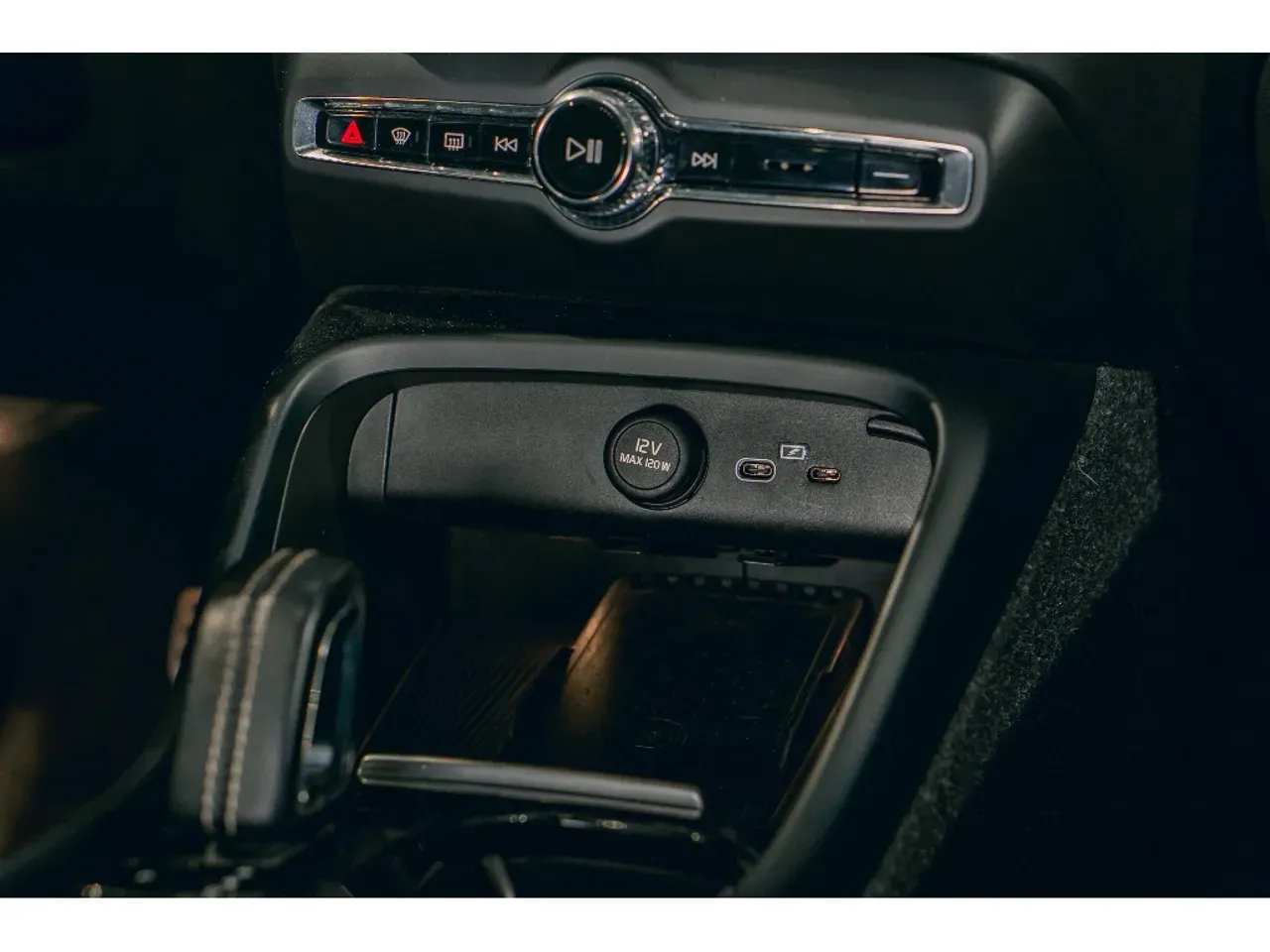 Volvo XC40 Recharge - Imagem 15