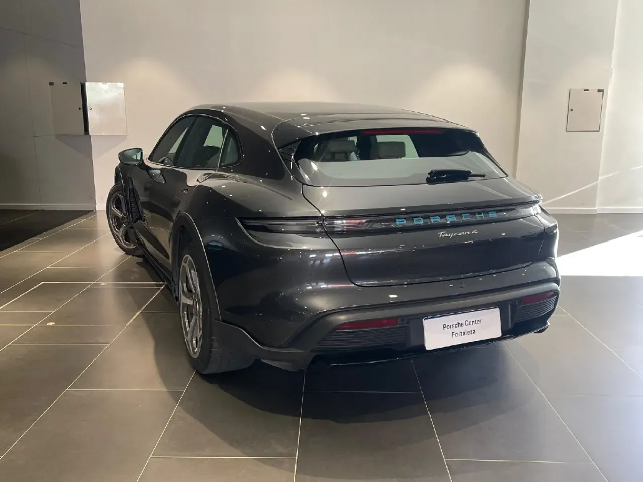 Porsche Taycan - Imagem 6