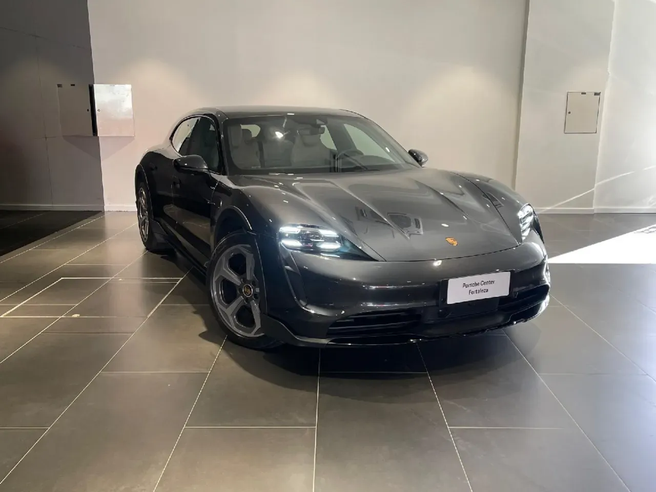 Porsche Taycan - Imagem 12