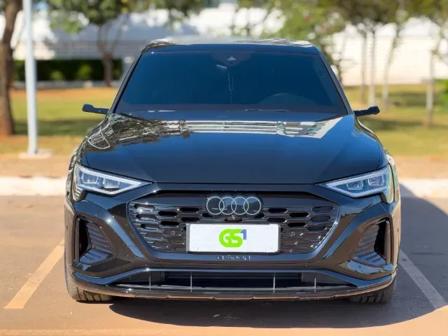 Audi Q8 Sportback E-tron - Imagem 2