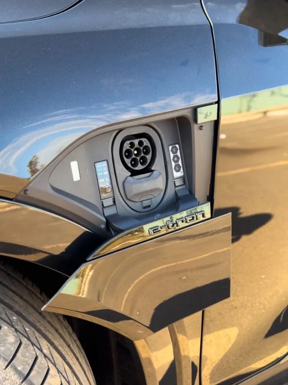 Audi Q8 Sportback E-tron - Imagem 17