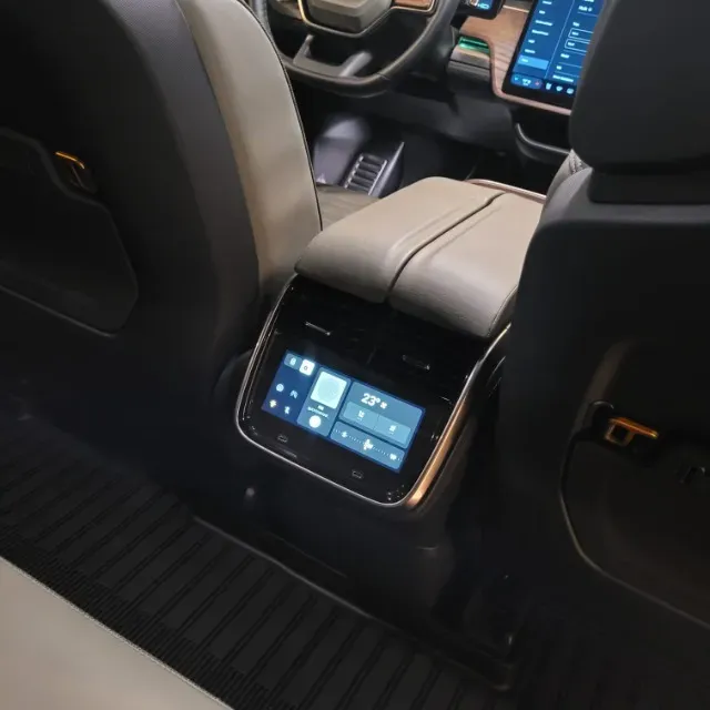 Rivian R1t - Imagem 10