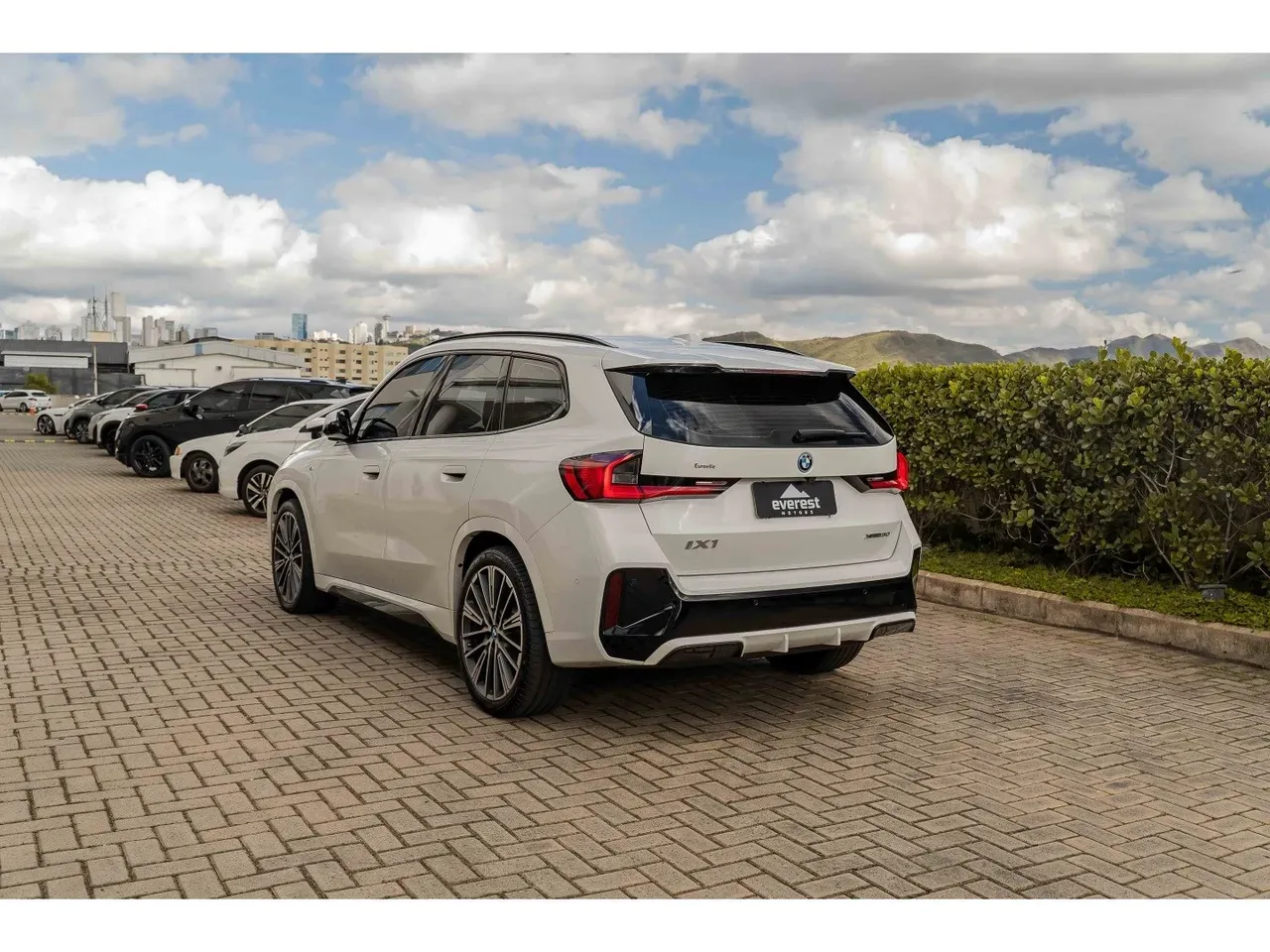 BMW IX1 - Imagem 6