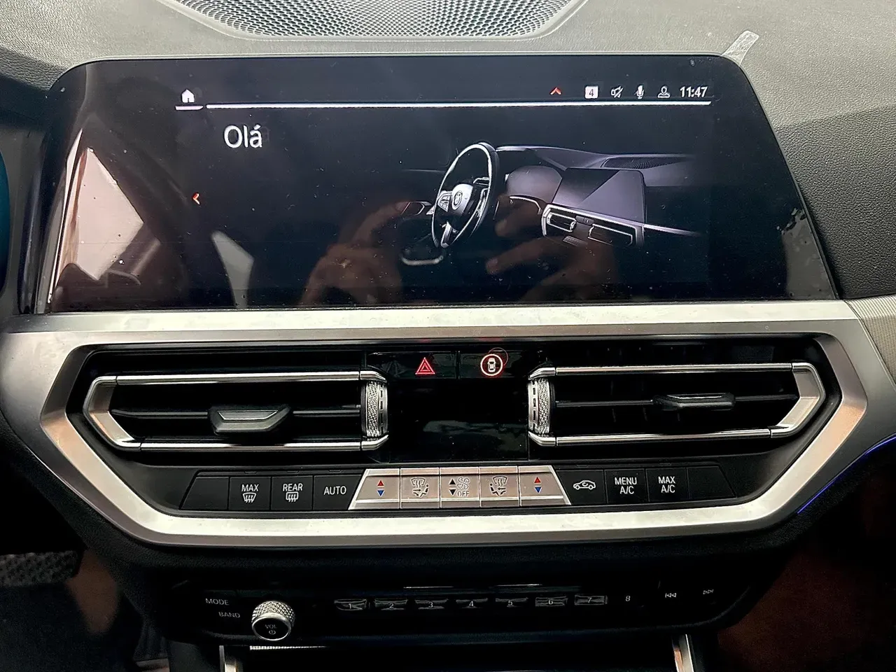 BMW 330e Plug-in Hybrid - Imagem 14