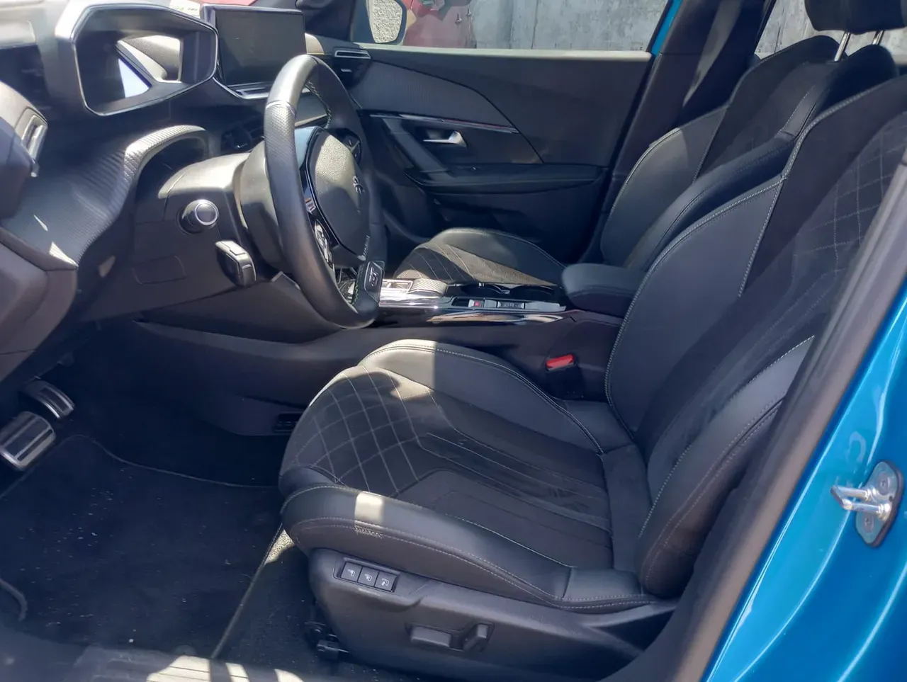 Peugeot E-2008 - Imagem 4