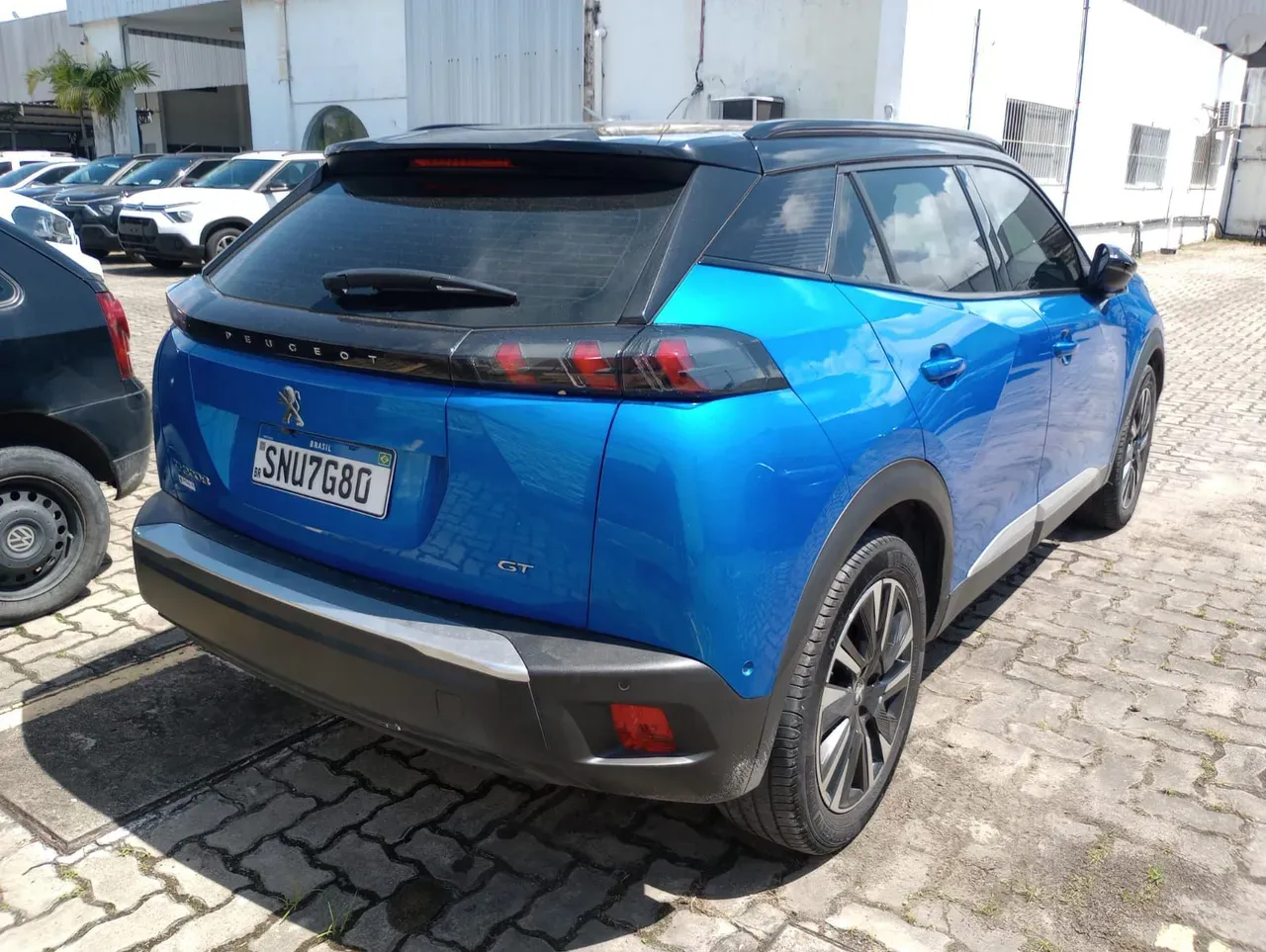 Peugeot E-2008 - Imagem 6