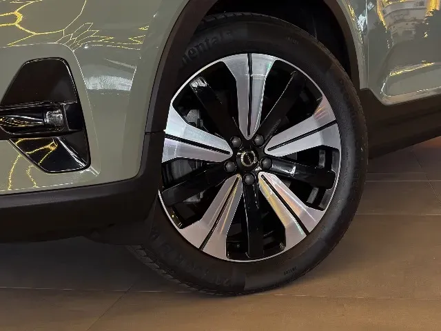 Volvo XC40 Recharge - Imagem 4