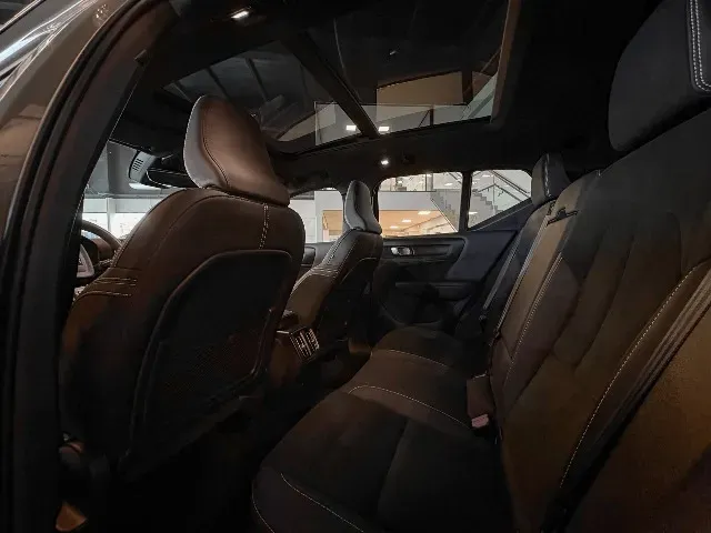 Volvo XC40 Recharge - Imagem 9