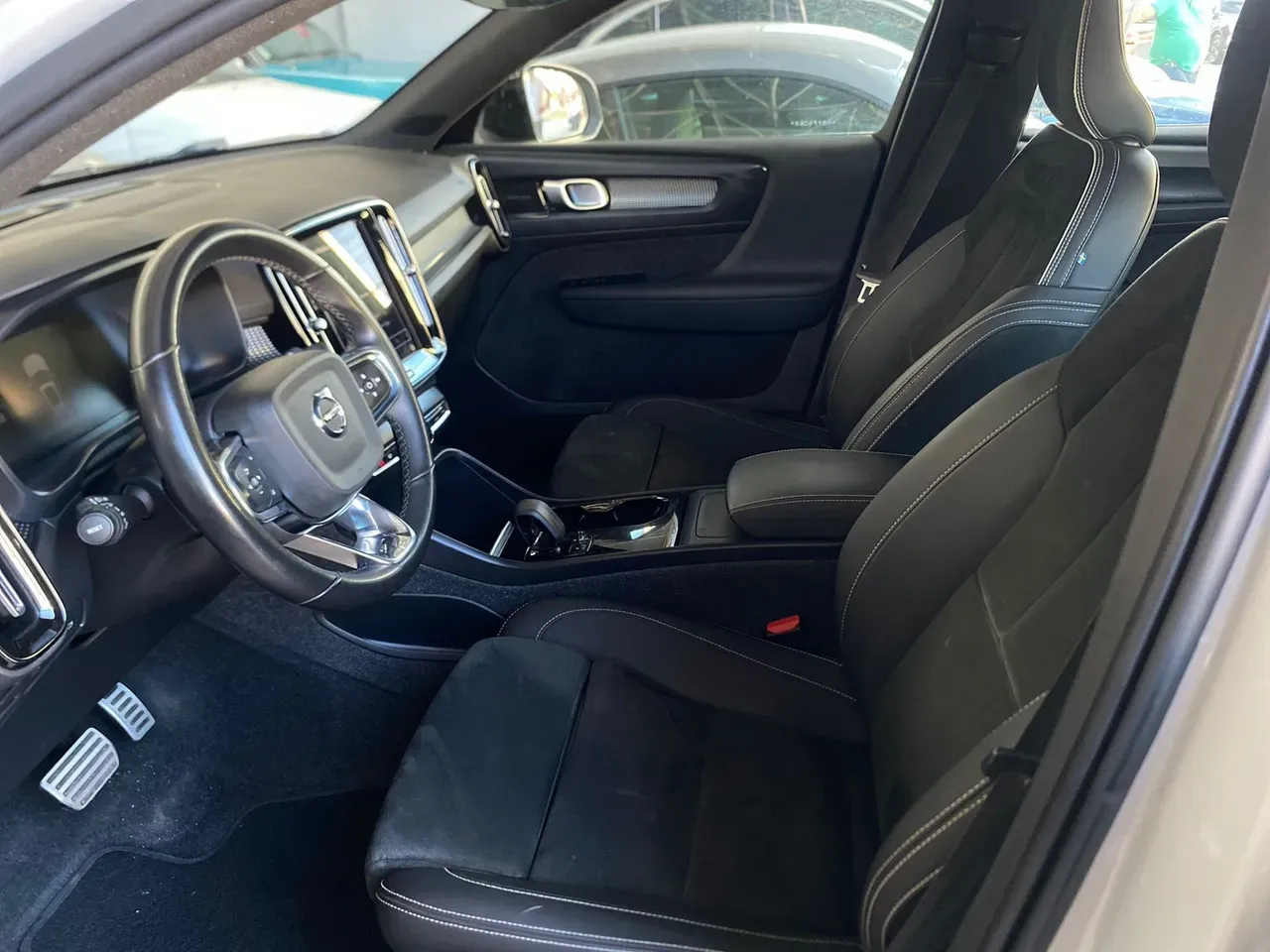 Volvo XC40 Recharge - Imagem 5