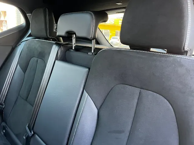 Volvo XC40 Recharge - Imagem 9