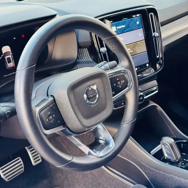 Volvo XC40 Recharge - Imagem 14