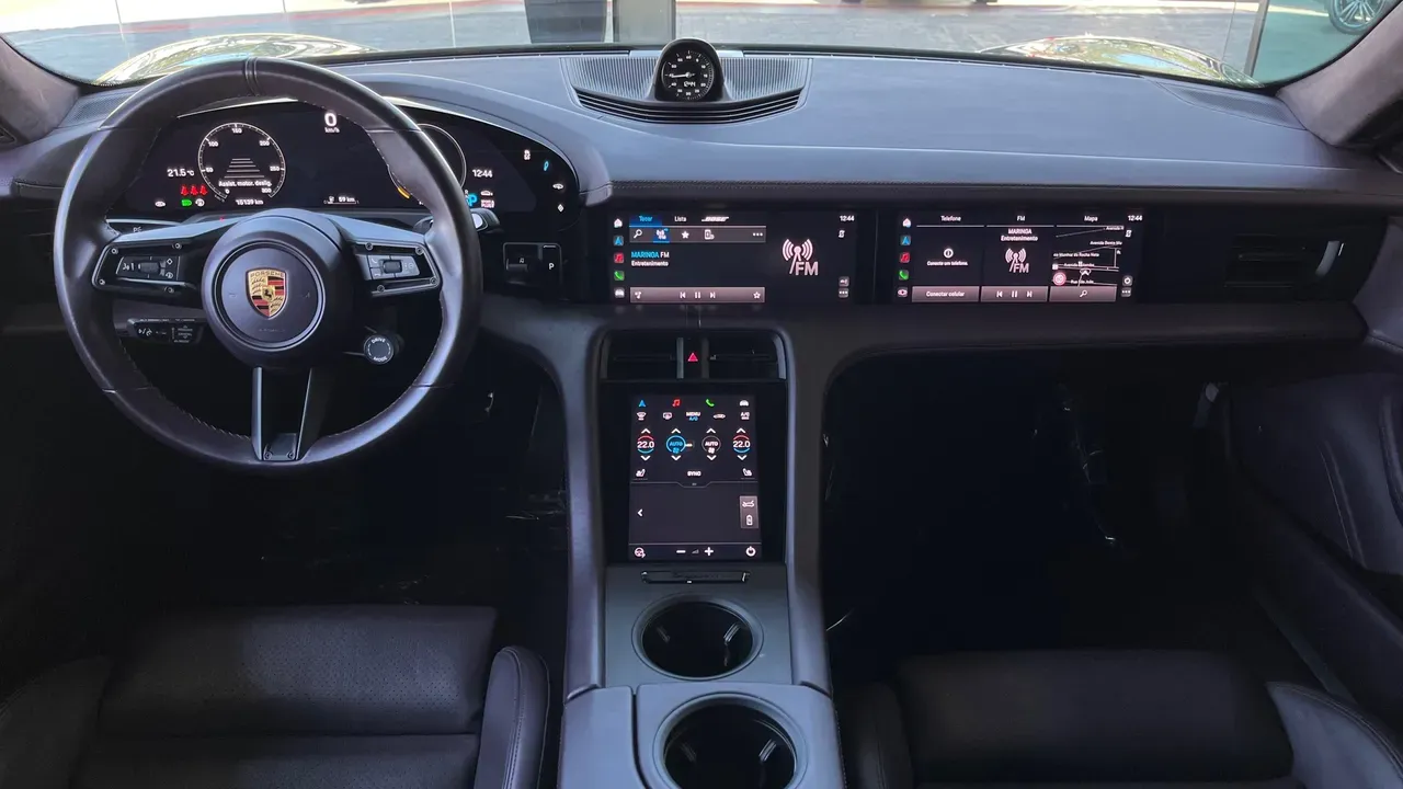 Porsche Taycan - Imagem 14