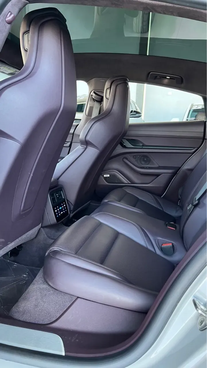 Porsche Taycan - Imagem 17