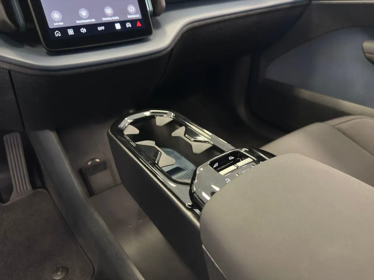 Volvo EX30 - Imagem 8