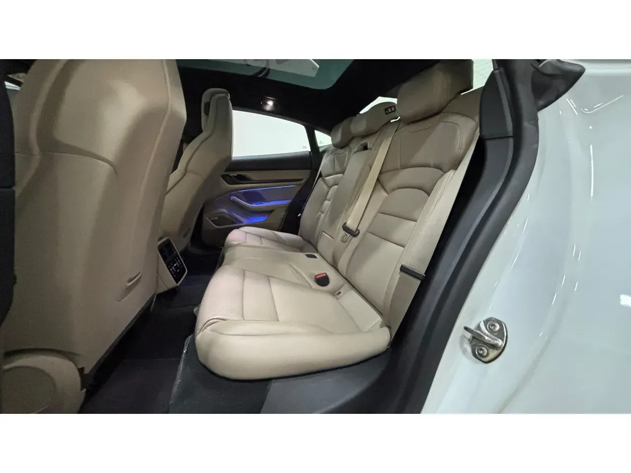 Porsche Taycan - Imagem 9