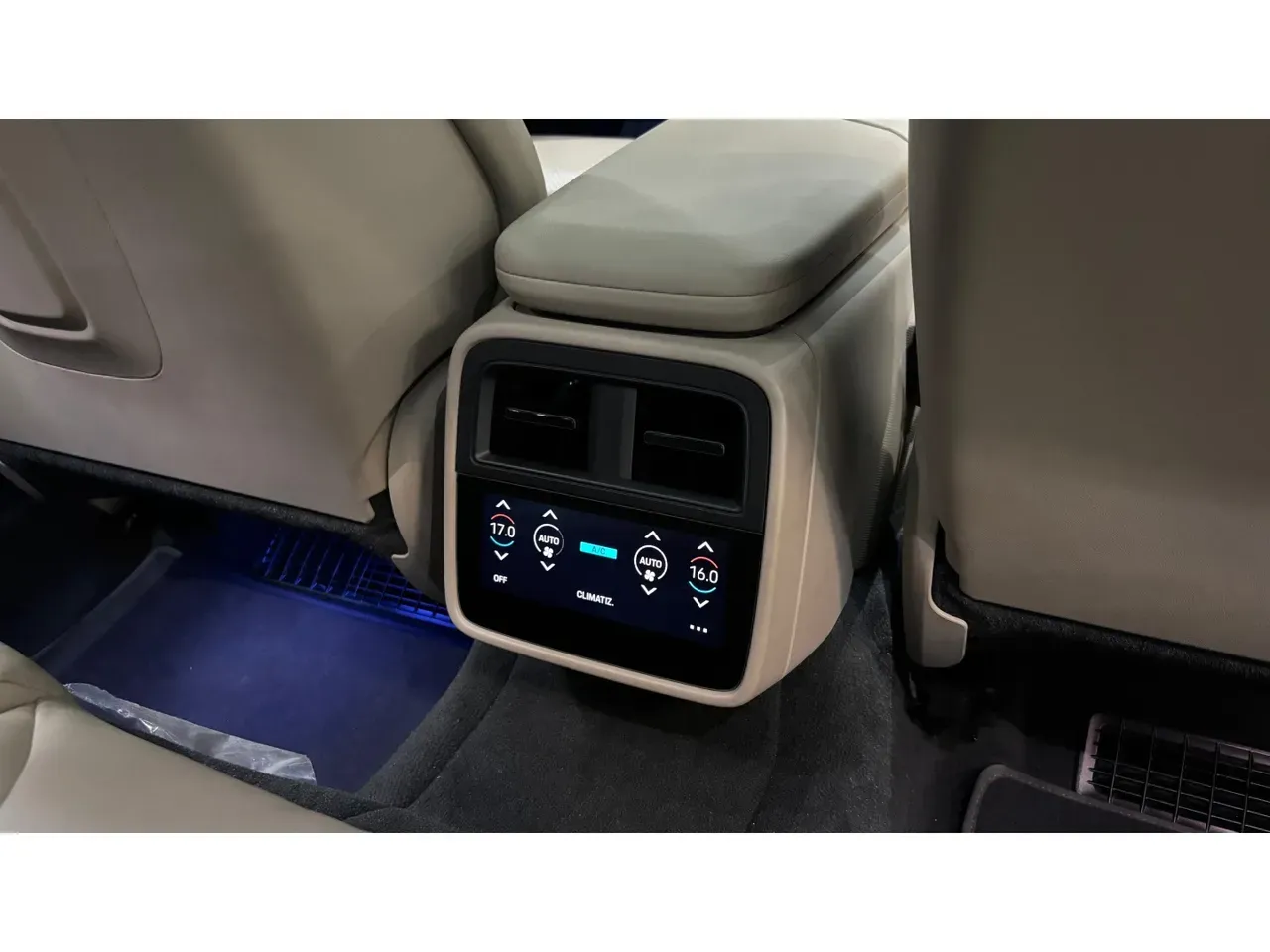 Porsche Taycan - Imagem 11