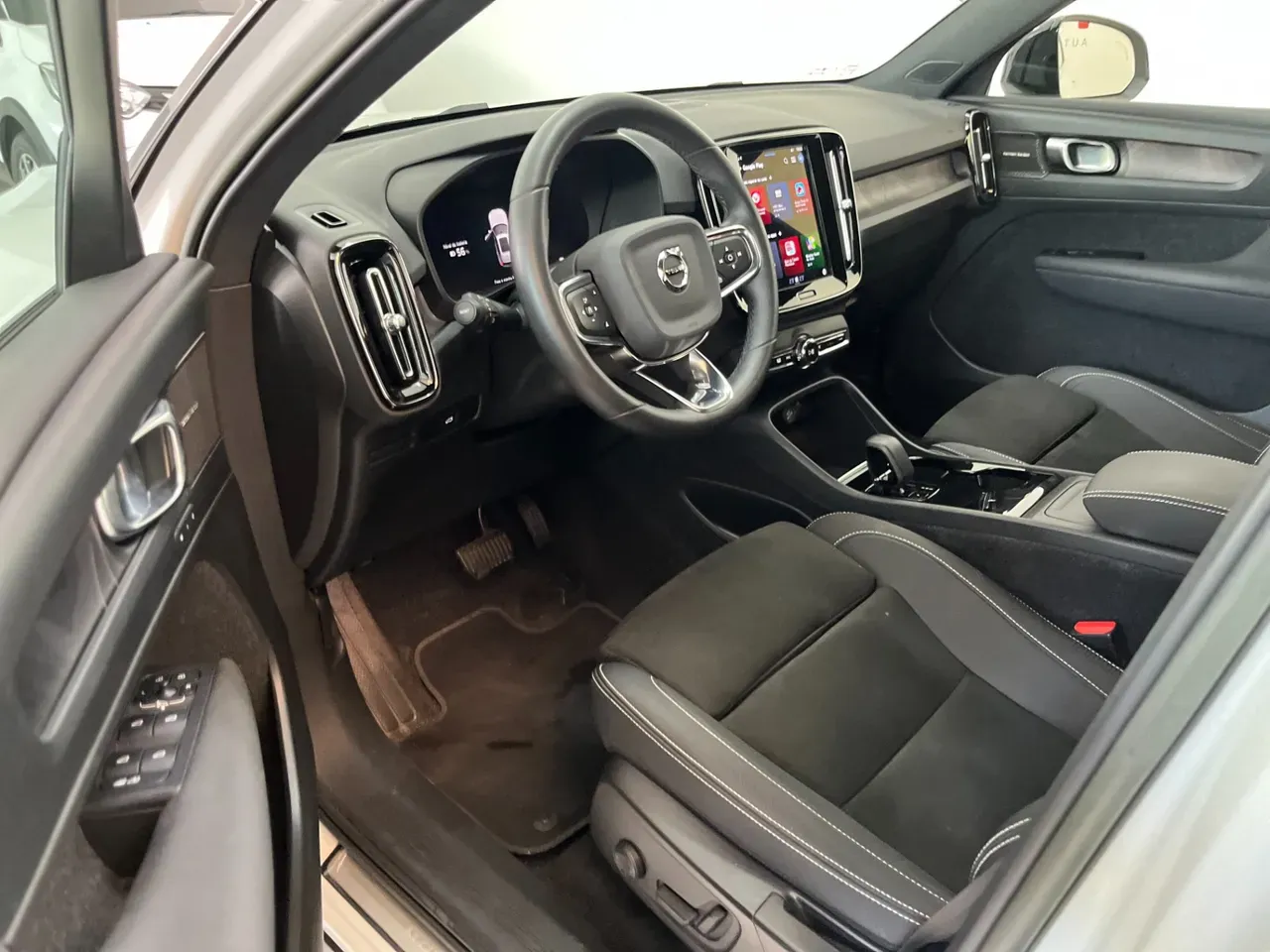 Volvo XC40 Recharge - Imagem 11