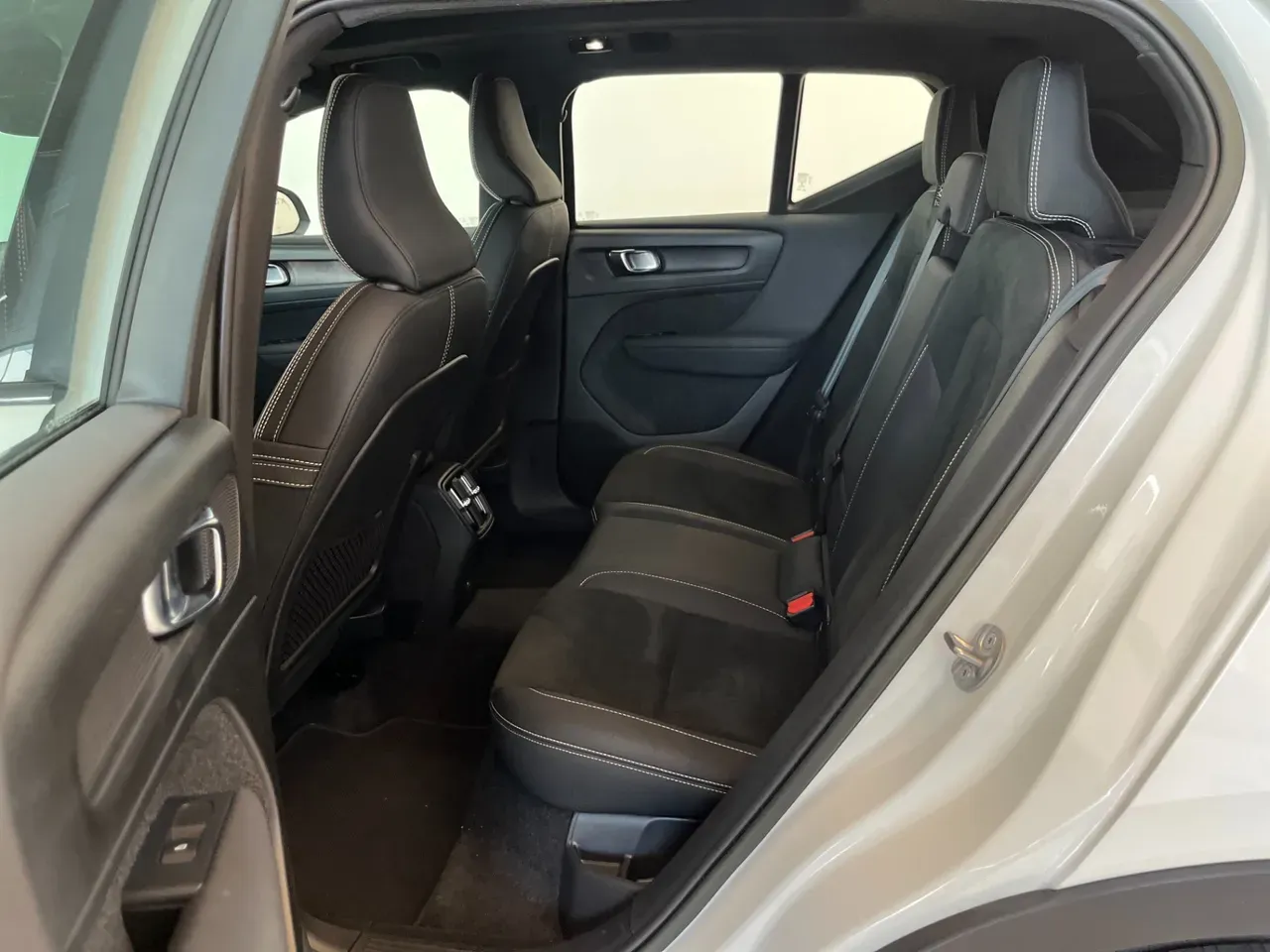 Volvo XC40 Recharge - Imagem 14