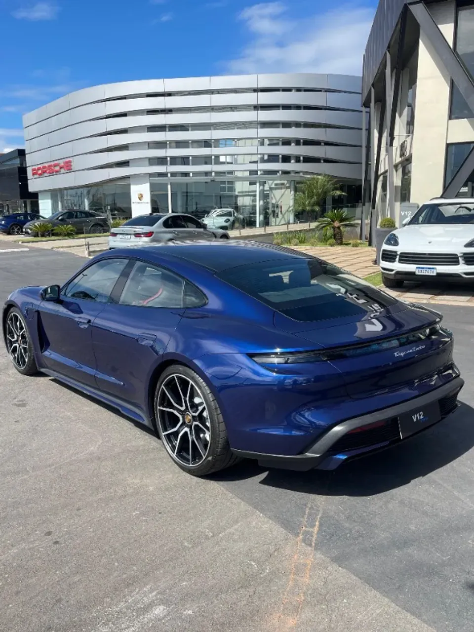 Porsche Taycan - Imagem 3