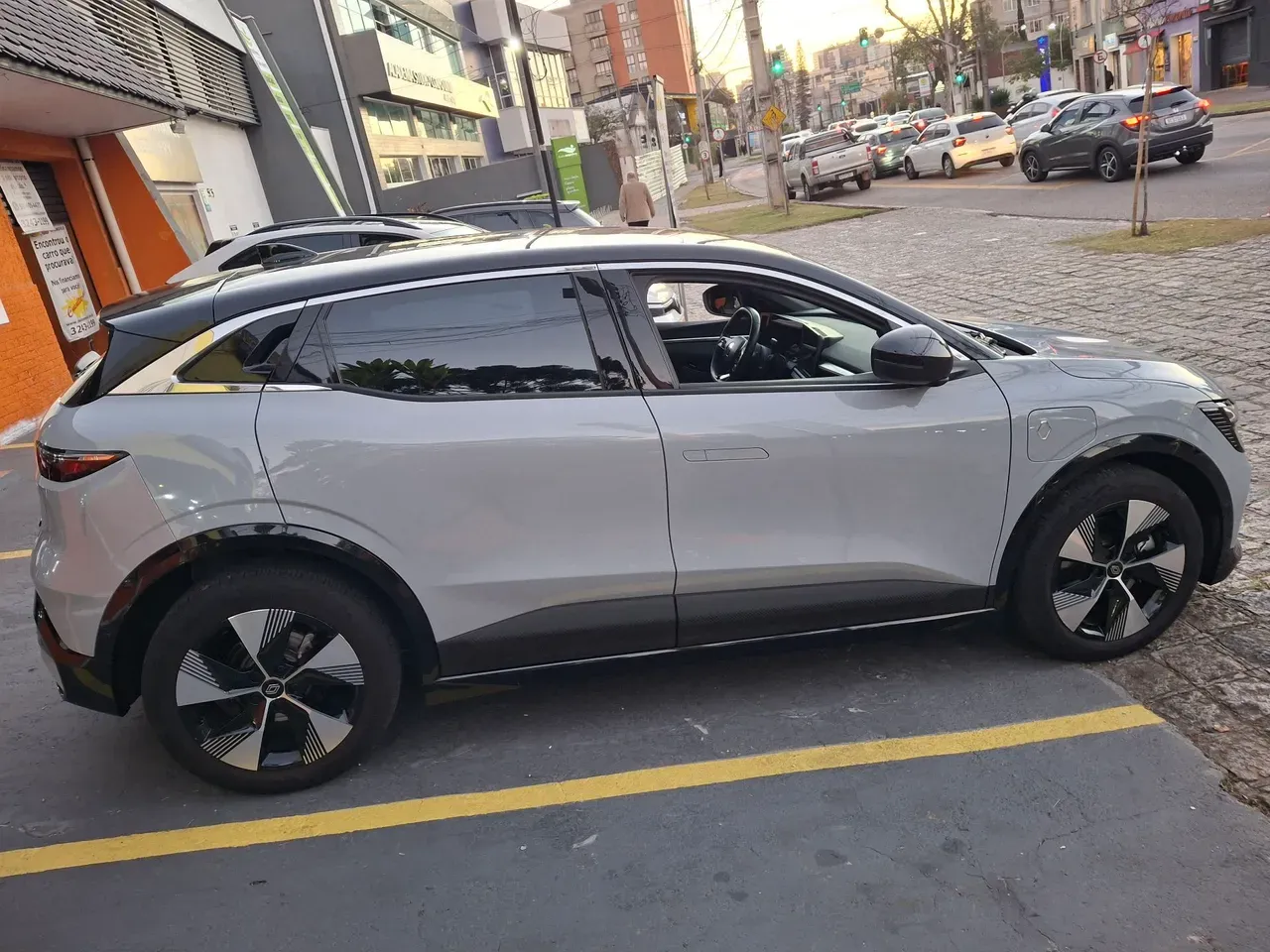 Renault Megane E-tech Electric - Imagem 3