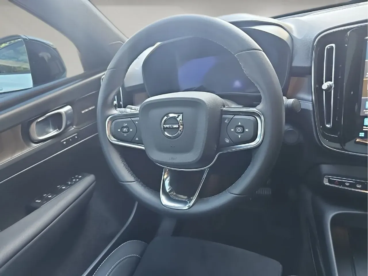 Volvo C40 Recharge - Imagem 7