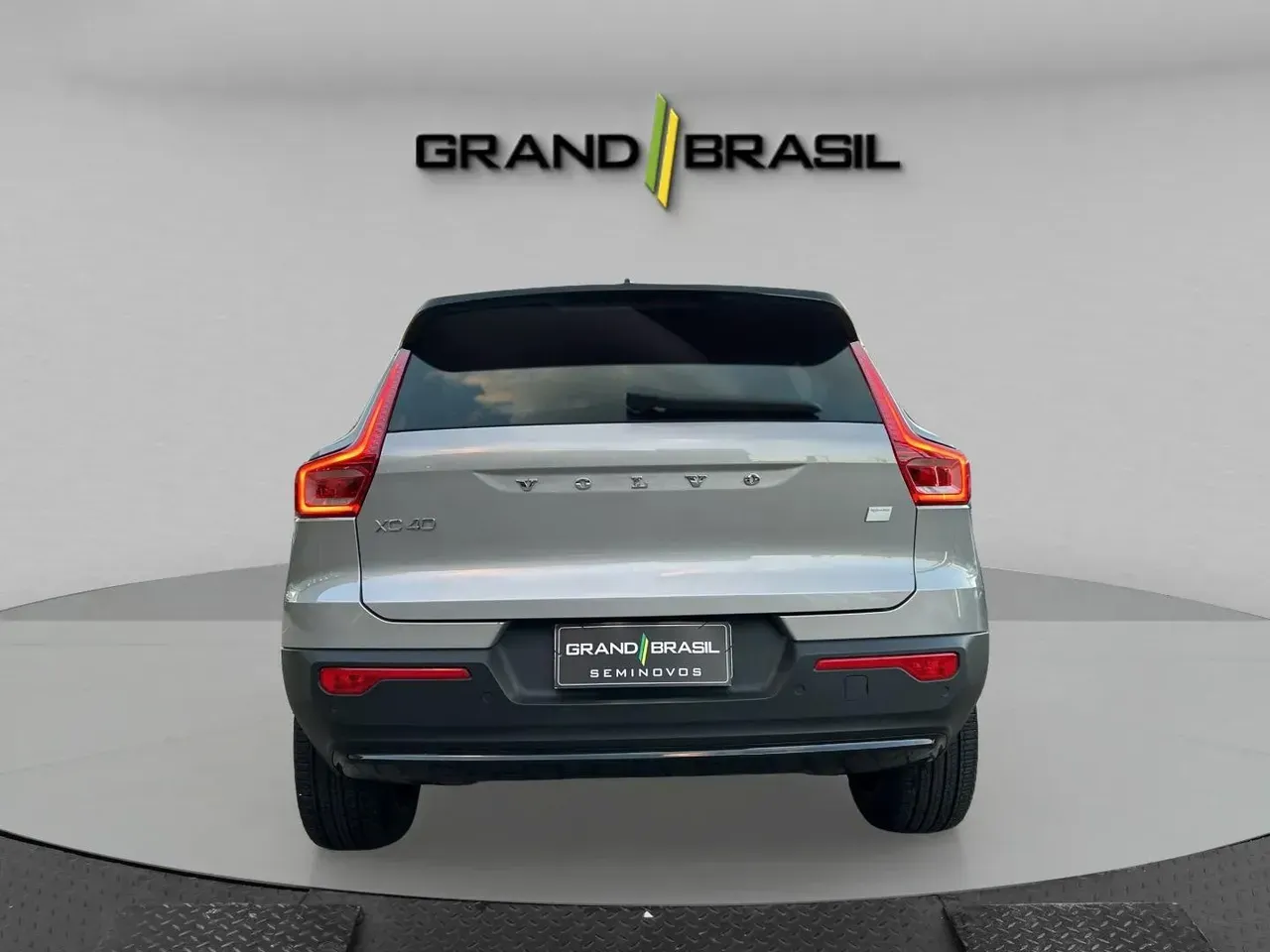 Volvo XC40 Recharge - Imagem 4