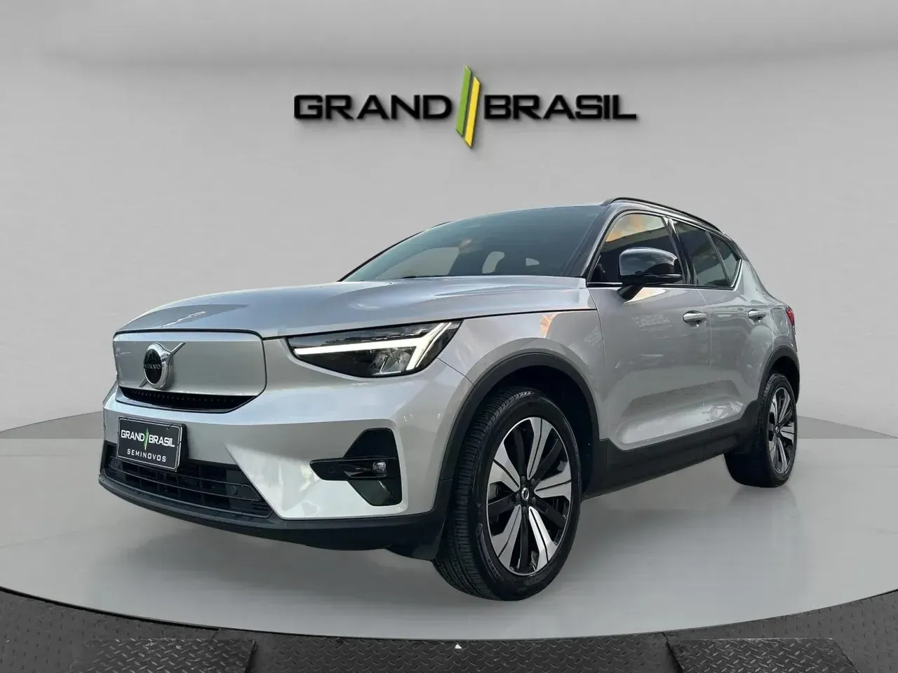 Volvo XC40 Recharge - Imagem 7