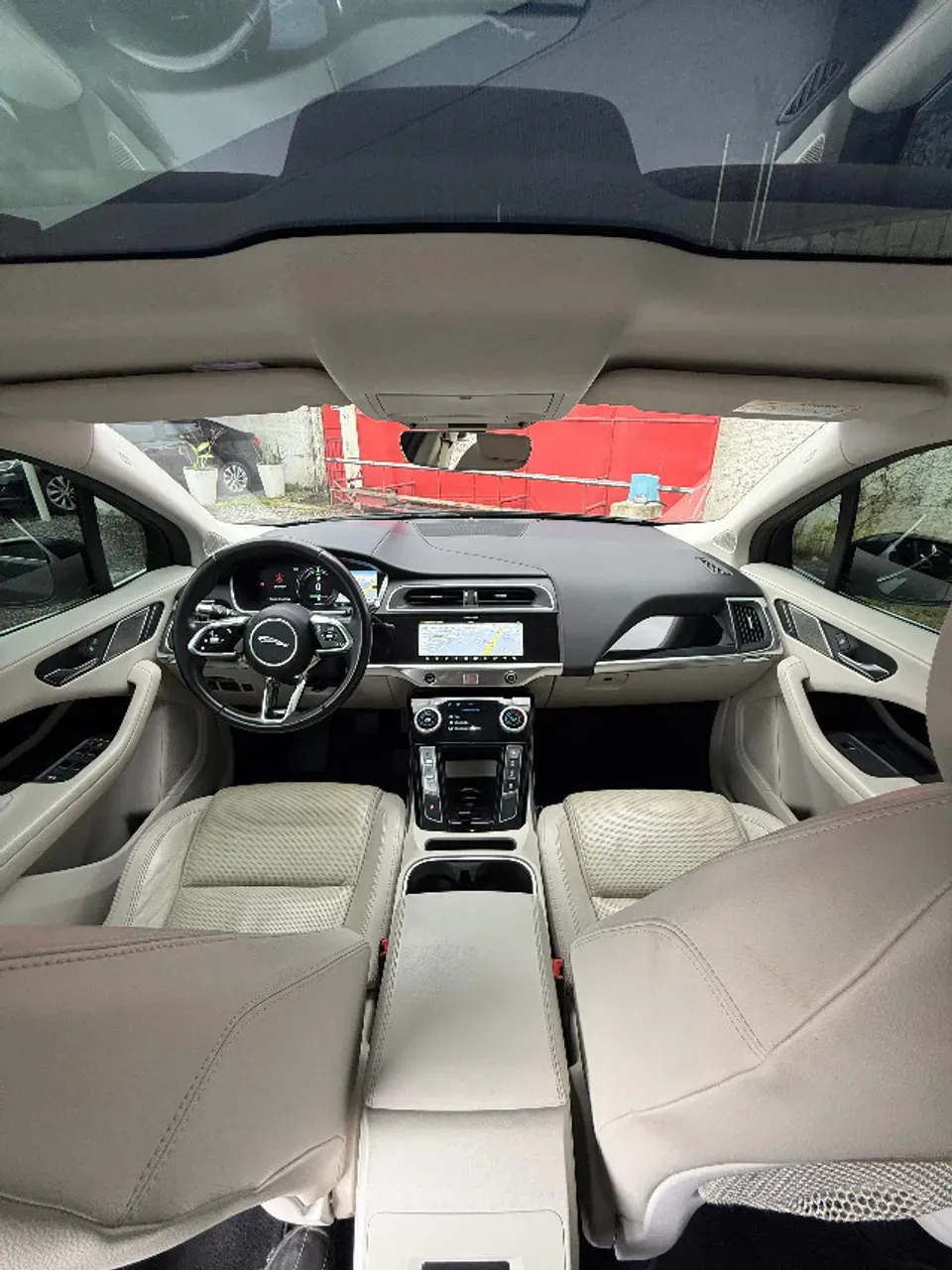 Jaguar I-pace - Imagem 7