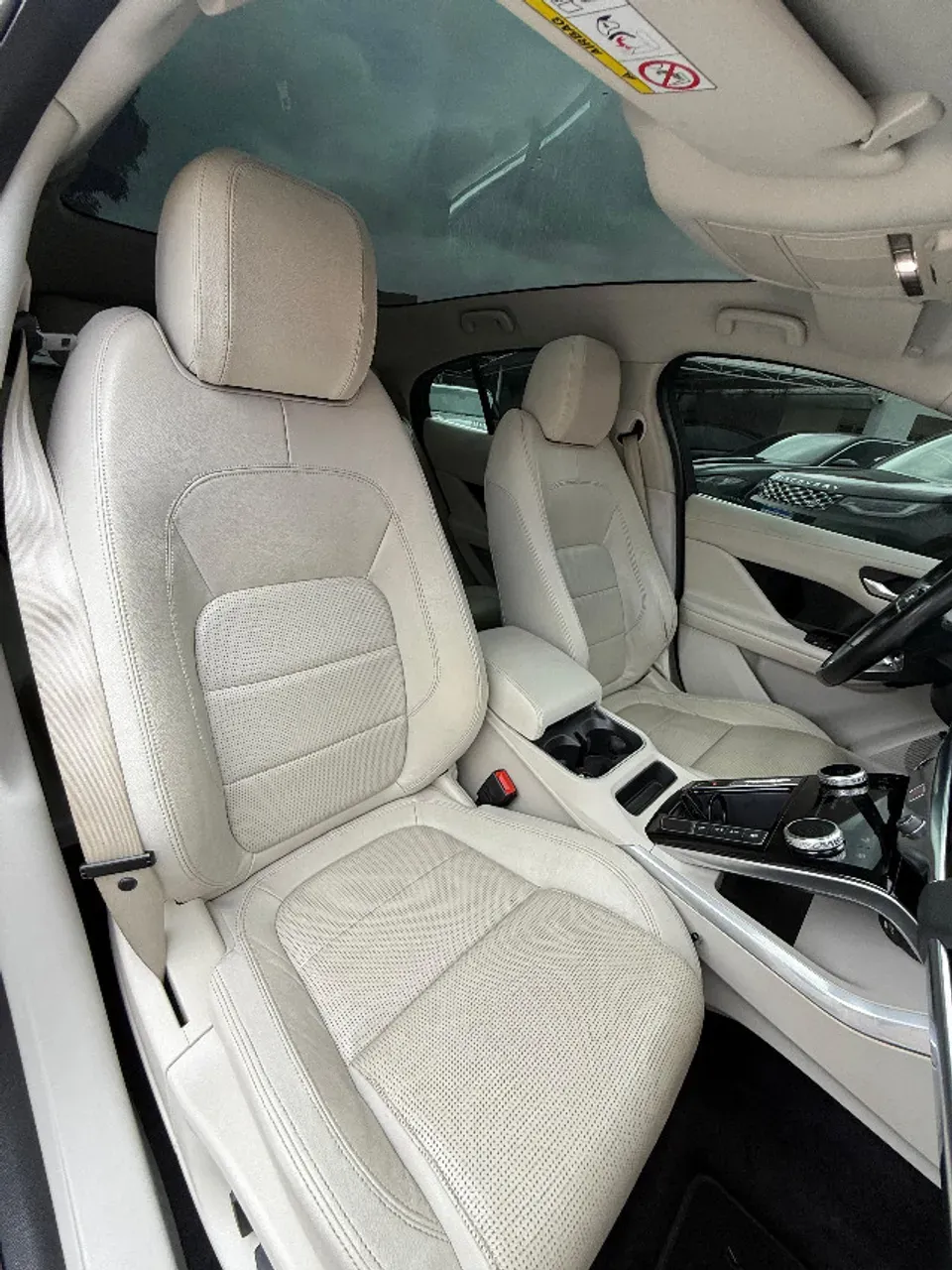 Jaguar I-pace - Imagem 11