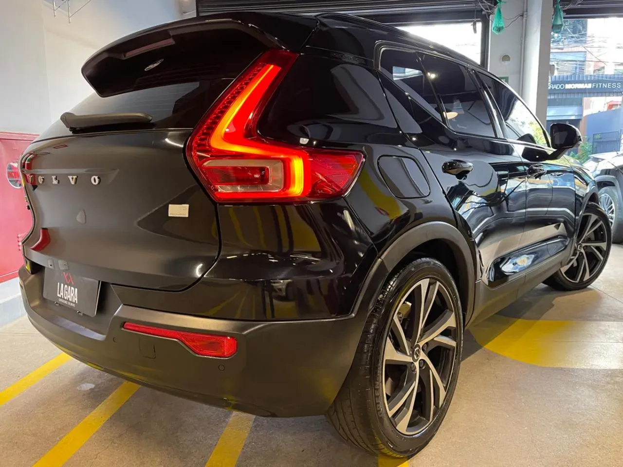 Volvo XC40 Recharge Plug-in Hybrid - Imagem 2