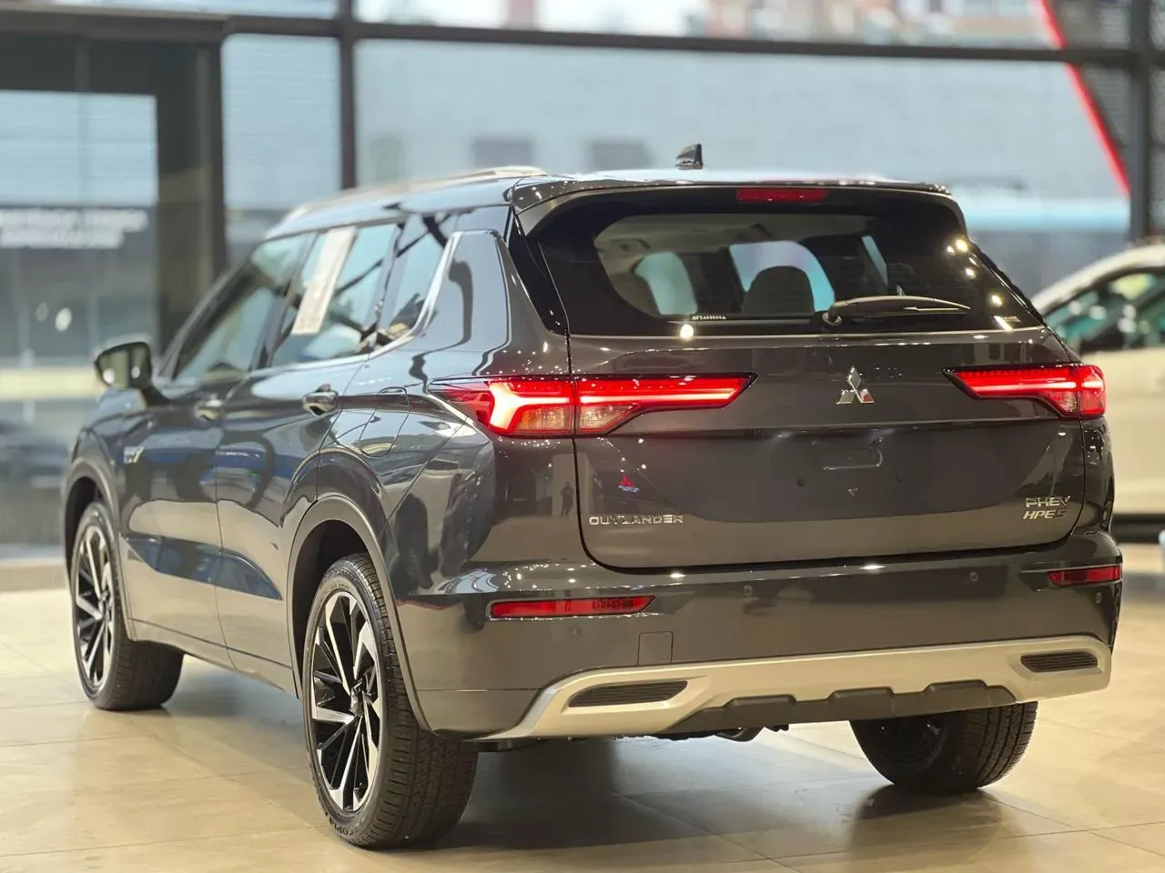 Mitsubishi Outlander Plug-in Hybrid - Imagem 6