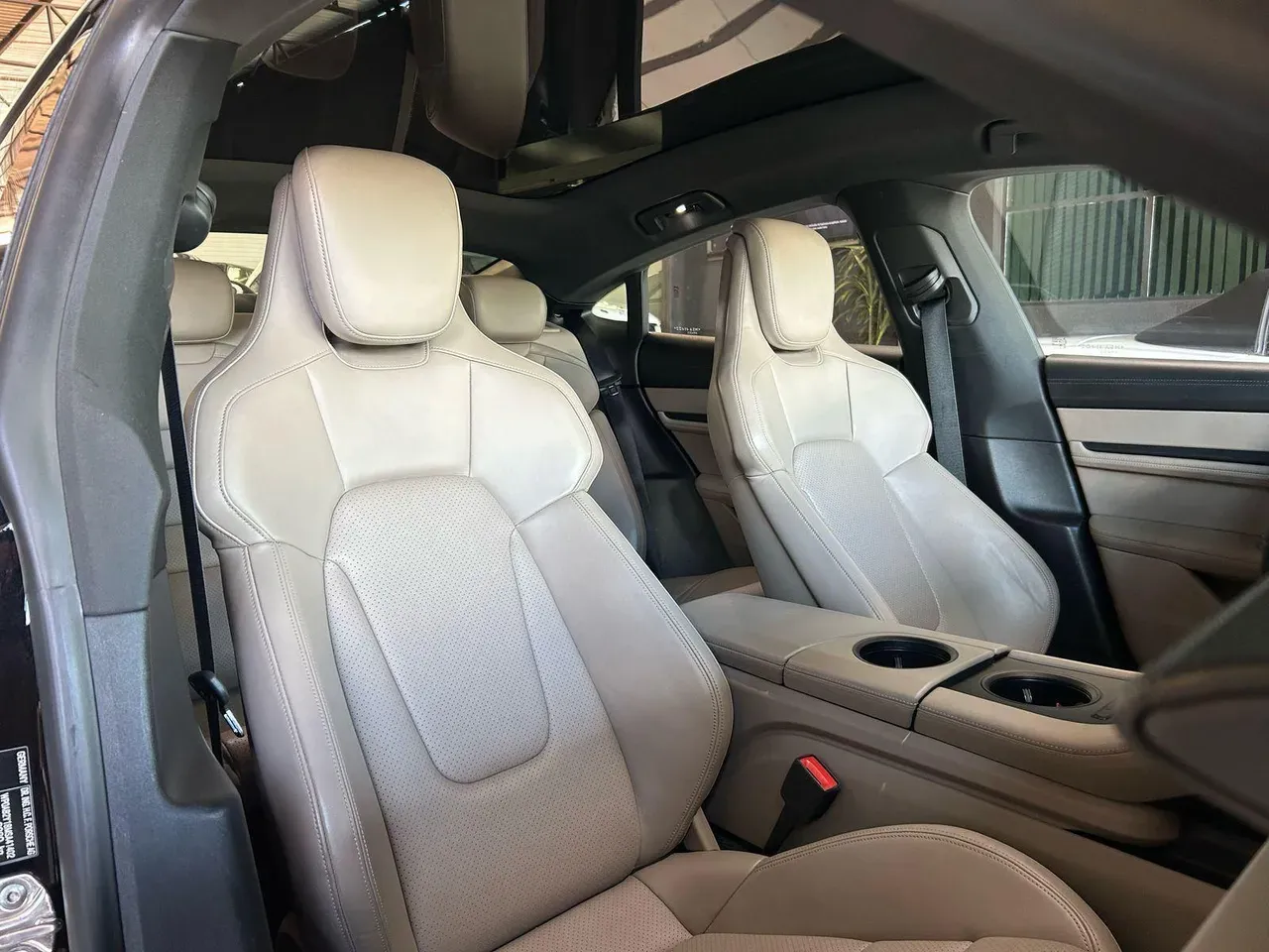 Porsche Taycan - Imagem 13