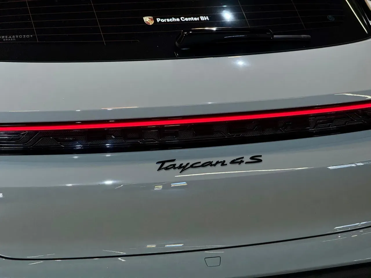 Porsche Taycan - Imagem 9