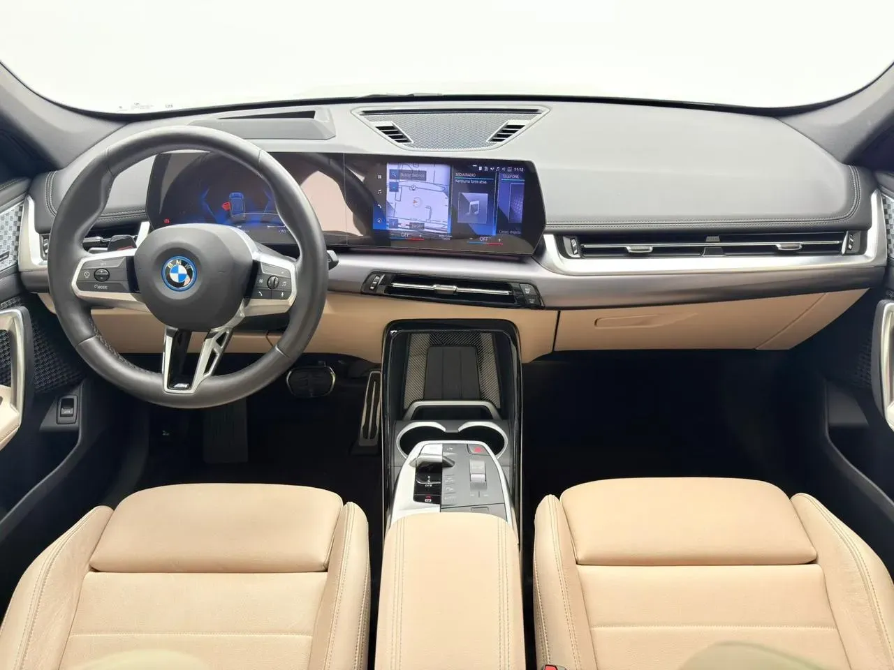 BMW IX1 - Imagem 9