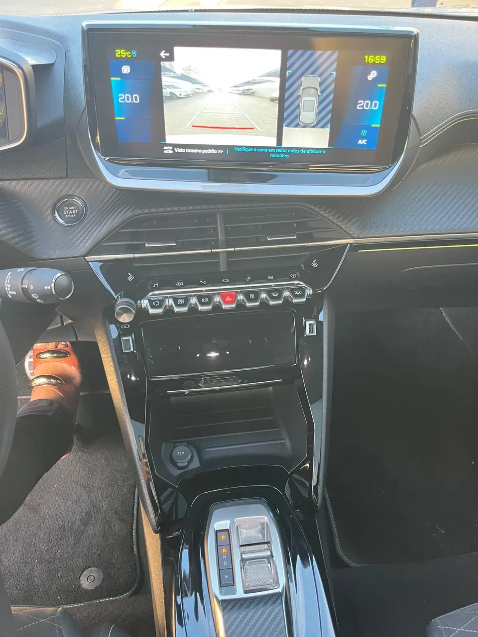 Peugeot E-208 - Imagem 15