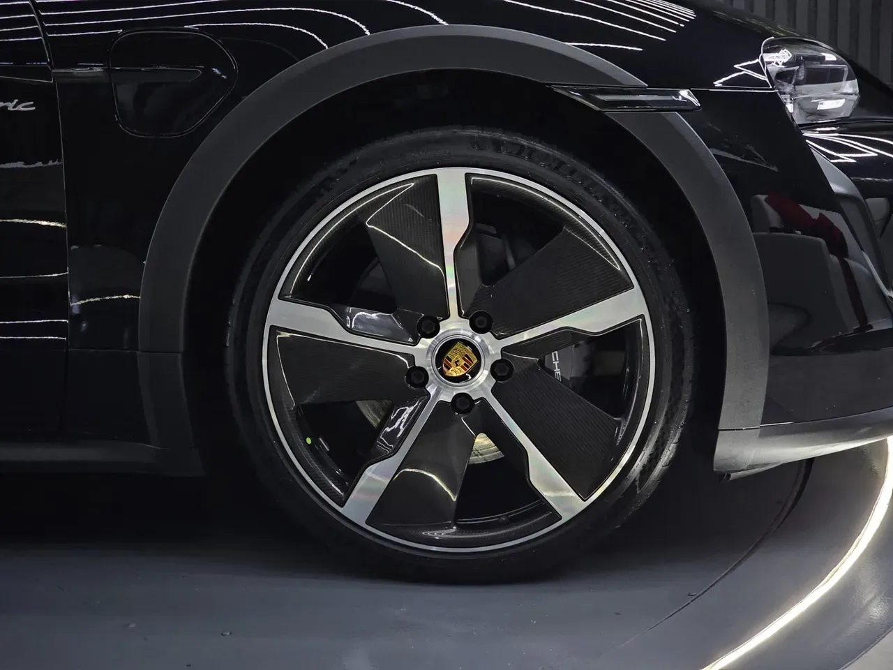 Porsche Taycan - Imagem 4